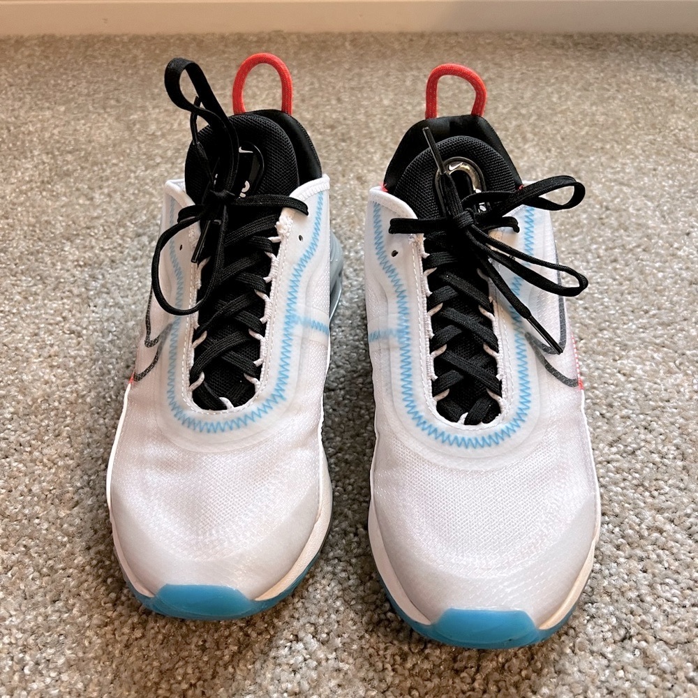 Nike Air Max 2090.